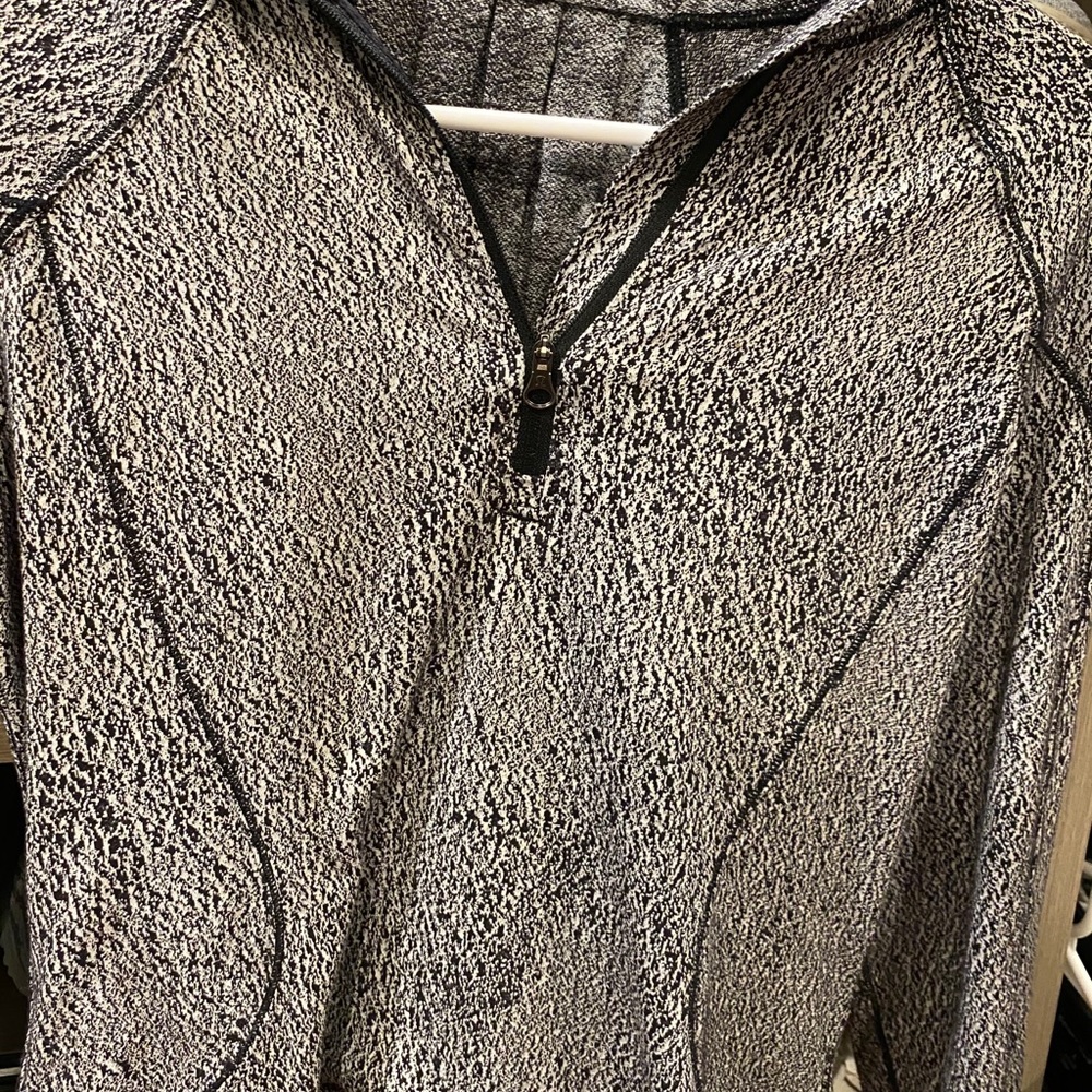 Lululemon sweatshirt